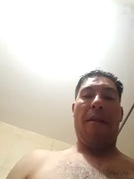 Ezeaxl online show from December 2025 01:04:02 AM