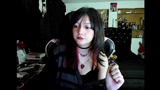 Maki Zein  online show from March 2026 03:44:02 AM