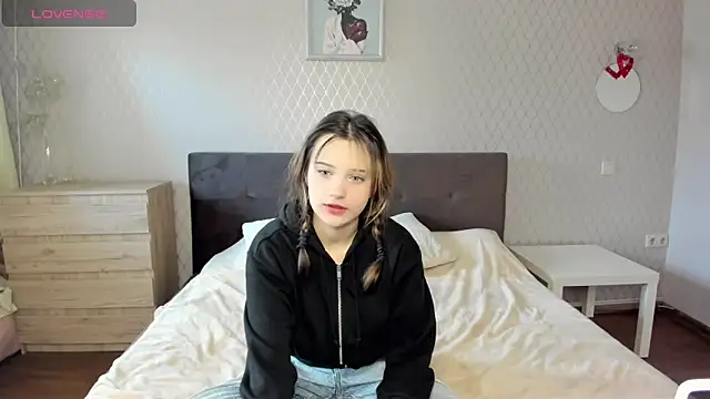 SofiMuse online show from October 2025 06:14:01 AM