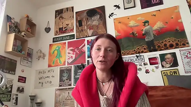 Snapshot of PauliinaBlue chatting on October 2025 01:55:02 PM PauliinaBlue online show from October 2025 01:55:02 PM