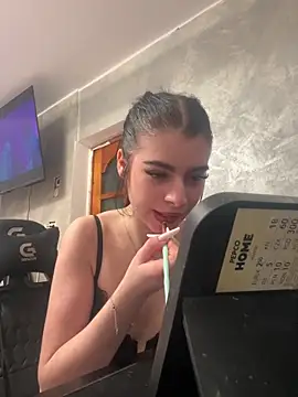 MissHerra2 online show from November 2025 05:59:01 PM