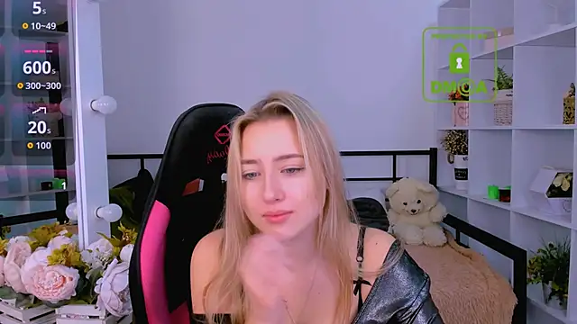 Lulu   Moon online show from November 2025 06:41:02 AM