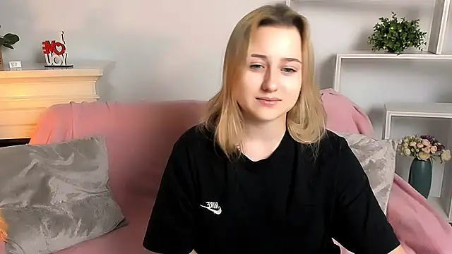 Lulu   Moon online show from March 2026 08:57:01 PM