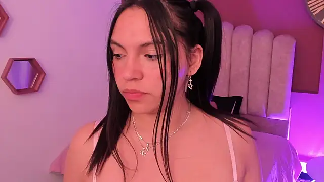 Snapshot of Ariana__clauss chatting on November 2025 07:38:01 PM Ariana clauss online show from November 2025 07:38:01 PM