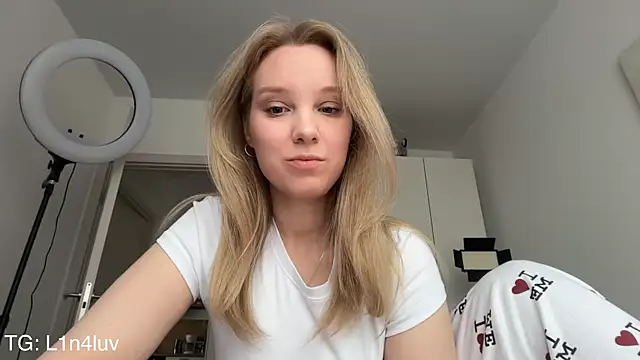 AIicaparkerc online show from April 2026 02:03:01 PM