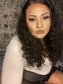 Snapshot of princesssirenaluna chatting on December 2025 07:28:01 AM princesssirenaluna online show from December 2025 07:28:01 AM