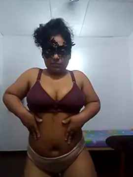 Expose Queen online show from June 2026 06:21:02 PM