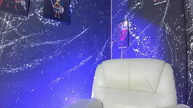 DerryAndIzzy online show from July 2026 05:01:01 AM