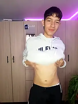 heyy noah11 online show from November 2025 10:31:02 PM