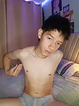 Snapshot of heyy_noah11 chatting on July 2026 02:05:17 AM heyy noah11 online show from July 2026 02:05:17 AM