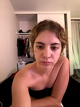 Snapshot of katiesxoxo3 chatting on October 2025 05:19:02 AM katiesxoxo3 online show from October 2025 05:19:02 AM
