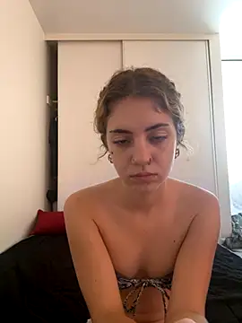 Snapshot of katiesxoxo3 chatting on October 2025 09:04:01 PM katiesxoxo3 online show from October 2025 09:04:01 PM