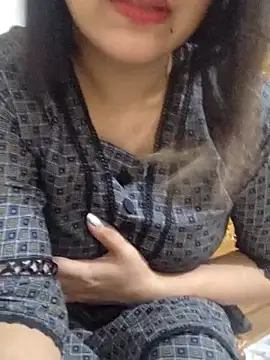 Tanha18 online show from November 2025 09:58:01 PM