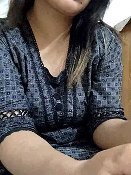 Tanha18 online show from November 2025 07:24:02 PM