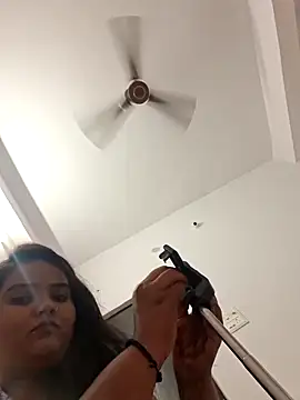 Saffroncutie online show from October 2025 02:50:02 PM