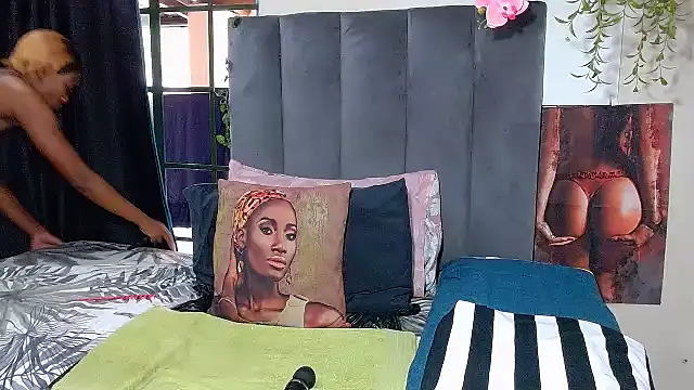 Lauren-001 online show from October 2025 11:55:02 AM
