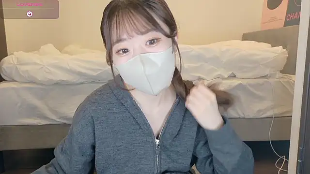 Snapshot of yura_ra_ra chatting on April 2026 03:15:02 PM yura ra ra online show from April 2026 03:15:02 PM