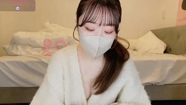 Snapshot of yura_ra_ra chatting on May 2026 01:08:02 PM yura ra ra online show from May 2026 01:08:02 PM