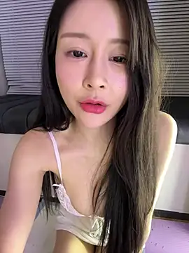 Snapshot of yiyi_3523 chatting on July 2026 02:33:01 PM yiyi 3523 online show from July 2026 02:33:01 PM