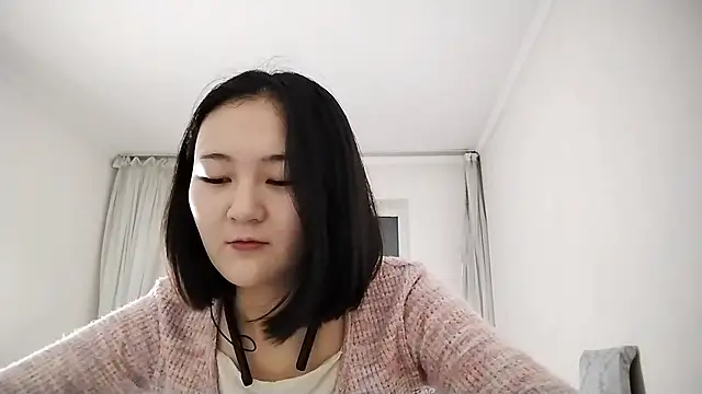 Lyndasilk online show from October 2025 02:28:01 PM