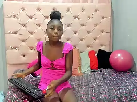 Snapshot of NalaAndSuri chatting on October 2025 05:57:02 AM NalaAndSuri online show from October 2025 05:57:02 AM