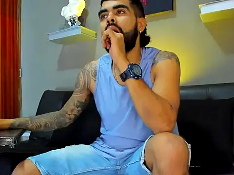 black kameron  online show from November 2025 09:03:02 PM