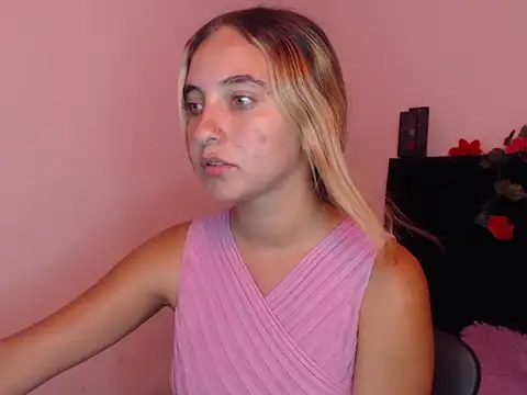 Snapshot of mandyy_petite chatting on October 2025 08:09:02 PM mandyy petite online show from October 2025 08:09:02 PM