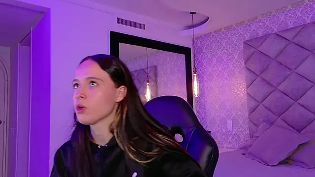 CARO ADAMS1 online show from November 2025 11:46:01 AM