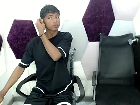 Snapshot of Mick_storm chatting on November 2025 06:56:02 PM Mick storm online show from November 2025 06:56:02 PM