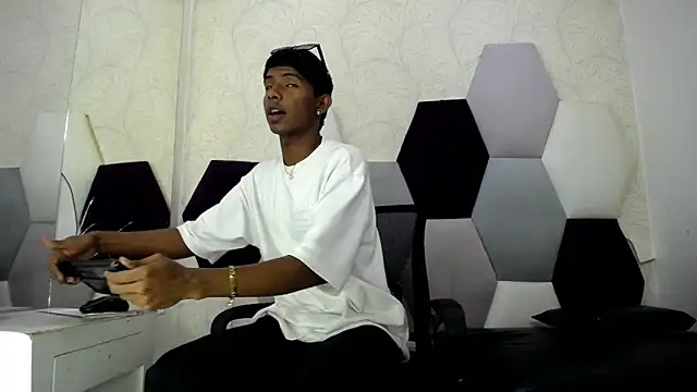 Snapshot of Mick_storm chatting on February 2026 07:12:01 PM Mick storm online show from February 2026 07:12:01 PM