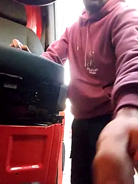 Snapshot of Arf097 chatting on November 2025 03:45:02 PM Arf097 online show from November 2025 03:45:02 PM