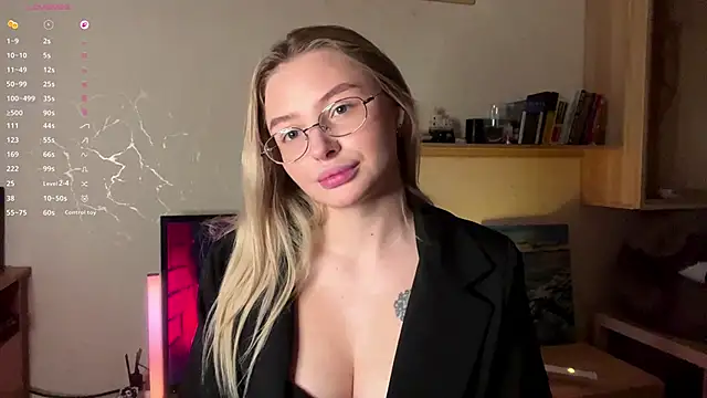 VictoriaMystery online show from November 2025 01:32:02 PM