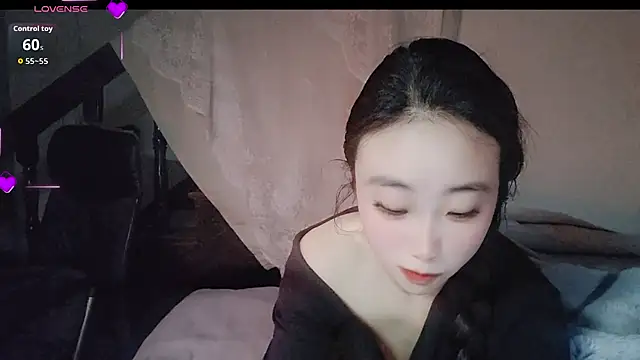 hyp0crite online show from November 2025 05:57:01 PM