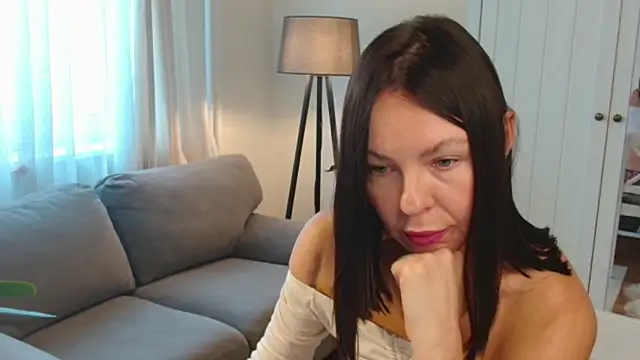 LittleNicolee online show from November 2025 10:36:01 AM