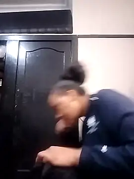 CaramelBoootie online show from April 2026 04:32:02 PM