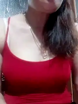 YiyinLy online show from March 2026 02:10:02 PM