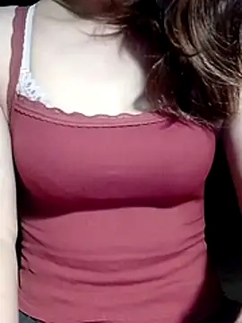 Snapshot of YiyinLy chatting on May 2026 10:26:01 PM YiyinLy online show from May 2026 10:26:01 PM