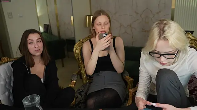 Jessica start online show from November 2025 11:32:02 AM