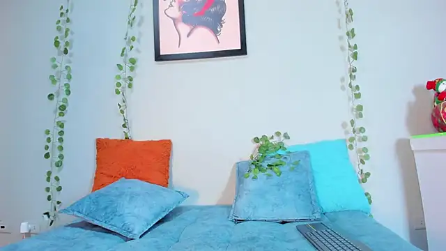 bella sstone online show from December 2025 11:41:02 AM