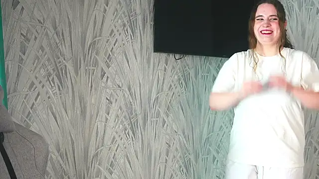 YuriFout online show from October 2025 11:21:02 AM