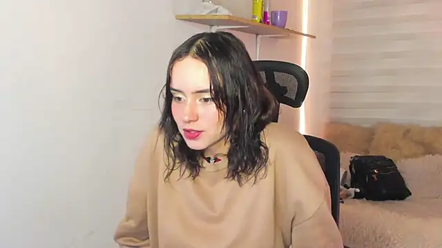 Emily Lindey online show from October 2025 03:31:02 AM