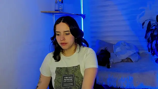 Emily Lindey online show from November 2025 03:29:02 AM