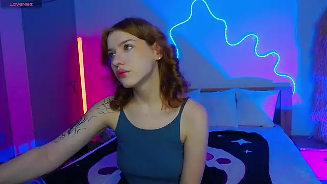 MeganNewCat online show from November 2025 01:33:02 PM