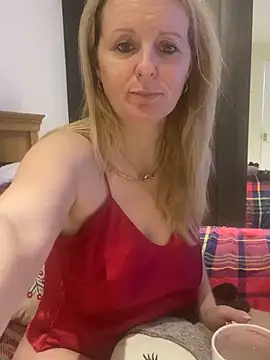 madamlillyrose online show from December 2025 08:45:02 AM