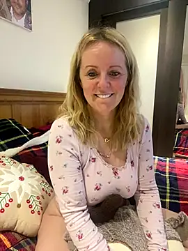 madamlillyrose online show from December 2025 08:53:02 AM