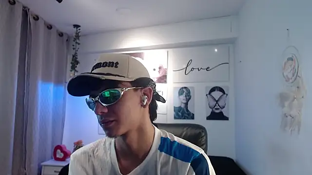 AmethystShadow17 online show from January 2026 03:39:01 PM