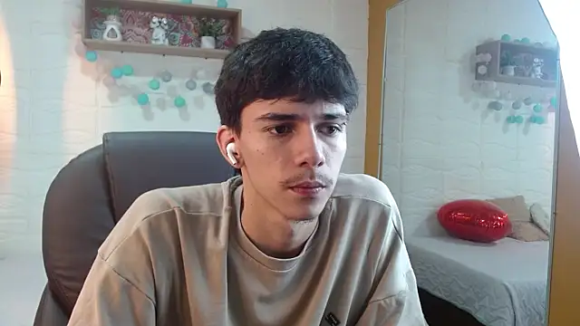 AmethystShadow17 online show from April 2026 03:44:02 AM