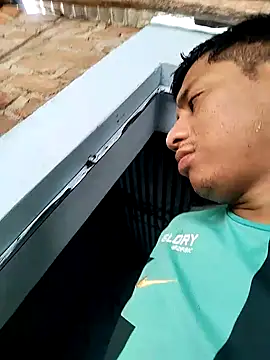 Snapshot of RennySem chatting on November 2025 05:48:02 PM RennySem online show from November 2025 05:48:02 PM