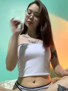 KittyK at online show from November 2025 09:47:01 PM