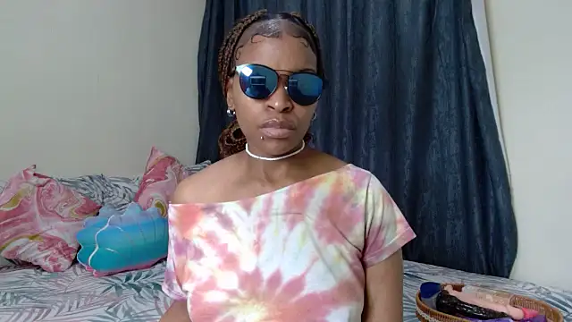 Snapshot of fifiqueen25 chatting on March 2026 07:13:01 AM fifiqueen25 online show from March 2026 07:13:01 AM